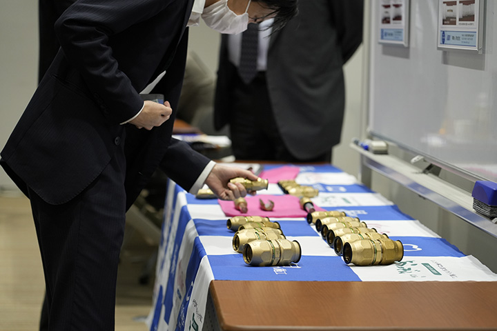 アルミ冷媒配管用機械式継手「アルミおっぞんくん」展示コーナー風景その1
